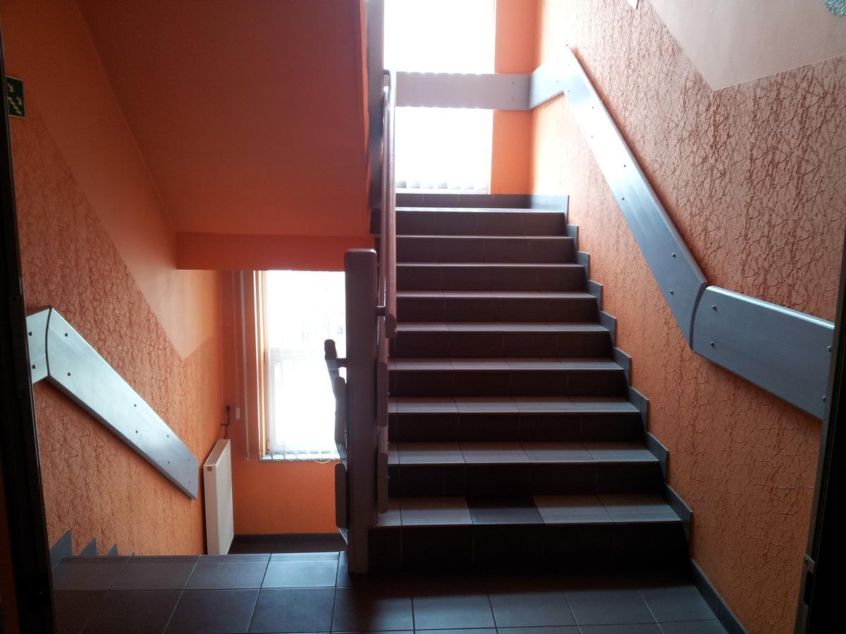 Hotel Staropolski ستشيلتسي كراجينسكي المظهر الخارجي الصورة