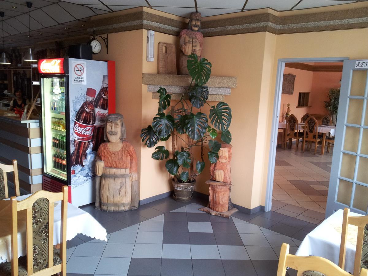 Hotel Staropolski ستشيلتسي كراجينسكي المظهر الخارجي الصورة