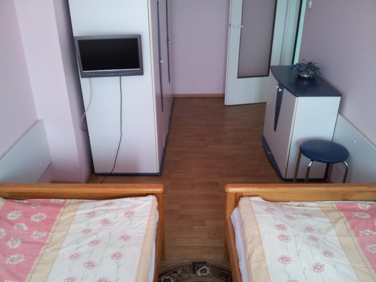 Hotel Staropolski ستشيلتسي كراجينسكي الغرفة الصورة